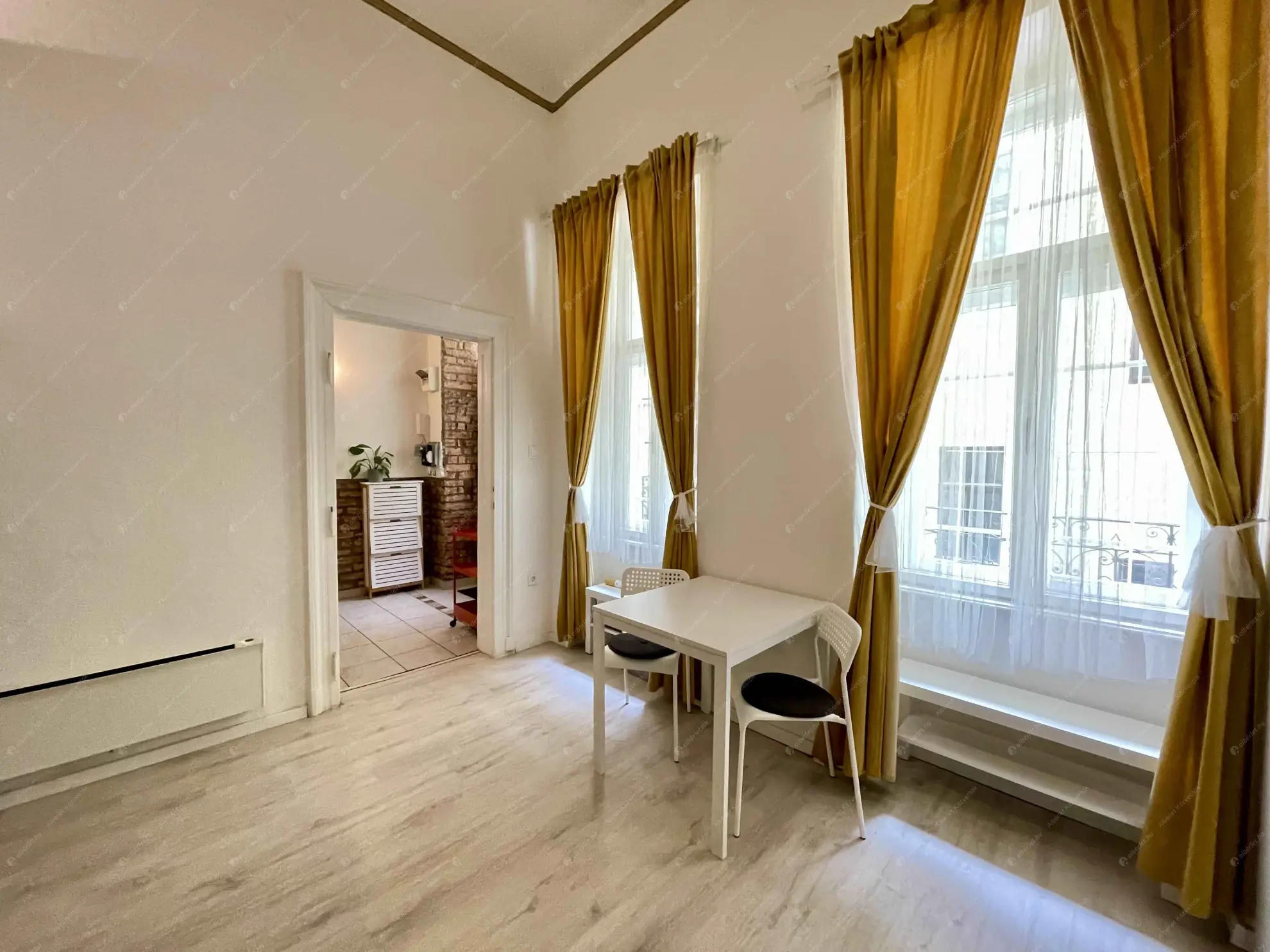 Kiadó albérlet 180000 Ft/hó áron: Budapest, VI. kerület  Szondi utca. Mérete: 28 nm, 1 szobás | Alberlet.hu - 6611128