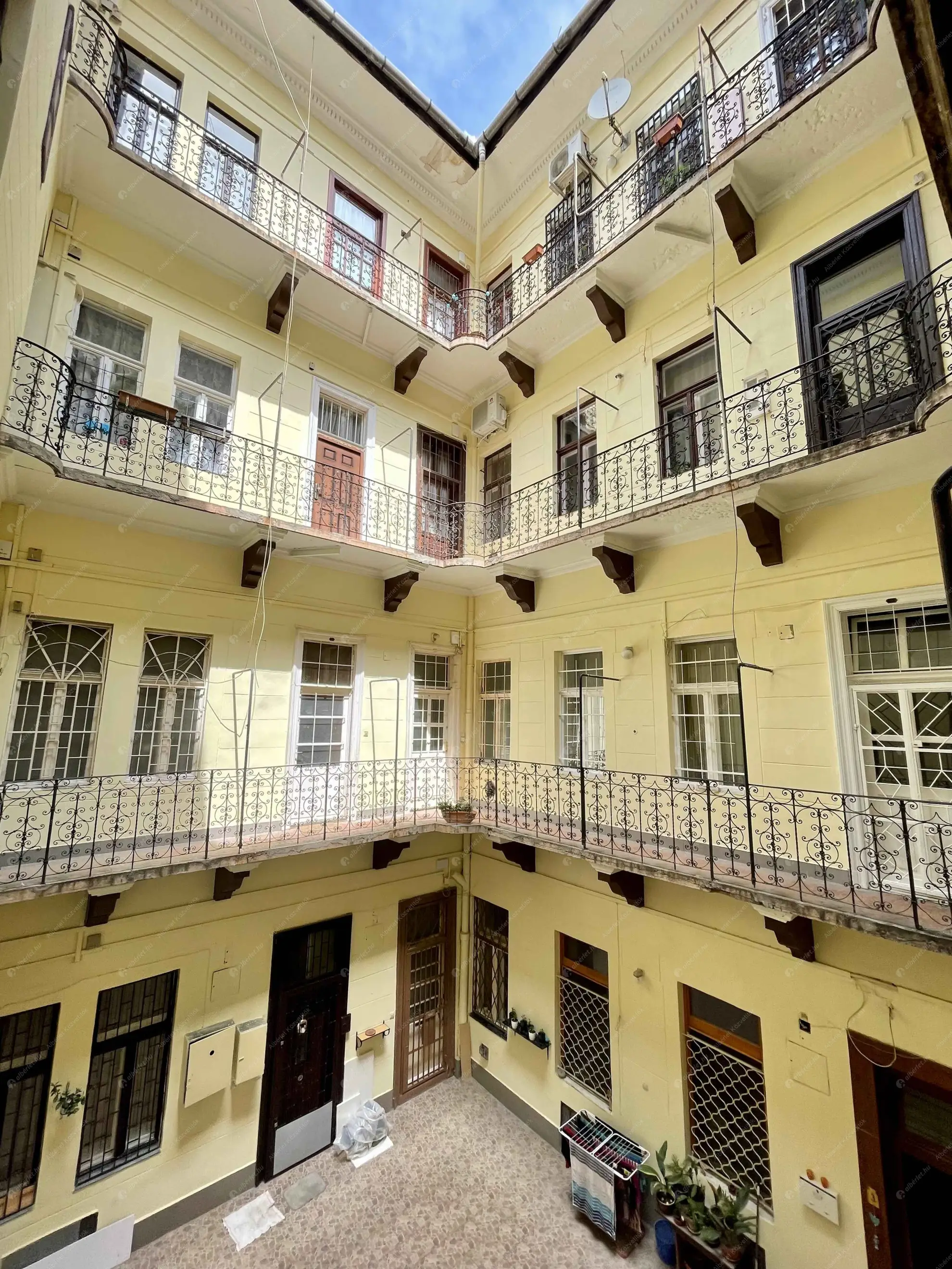 Kiadó albérlet 180000 Ft/hó áron: Budapest, VI. kerület  Szondi utca. Mérete: 28 nm, 1 szobás | Alberlet.hu - 6611140