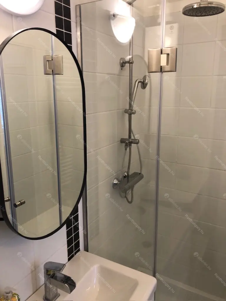 Kiadó albérlet 250000 Ft/hó áron: Budapest, VI. kerület  Szondi utca. Mérete: 34 nm, 1 szobás | Alberlet.hu - 6696646