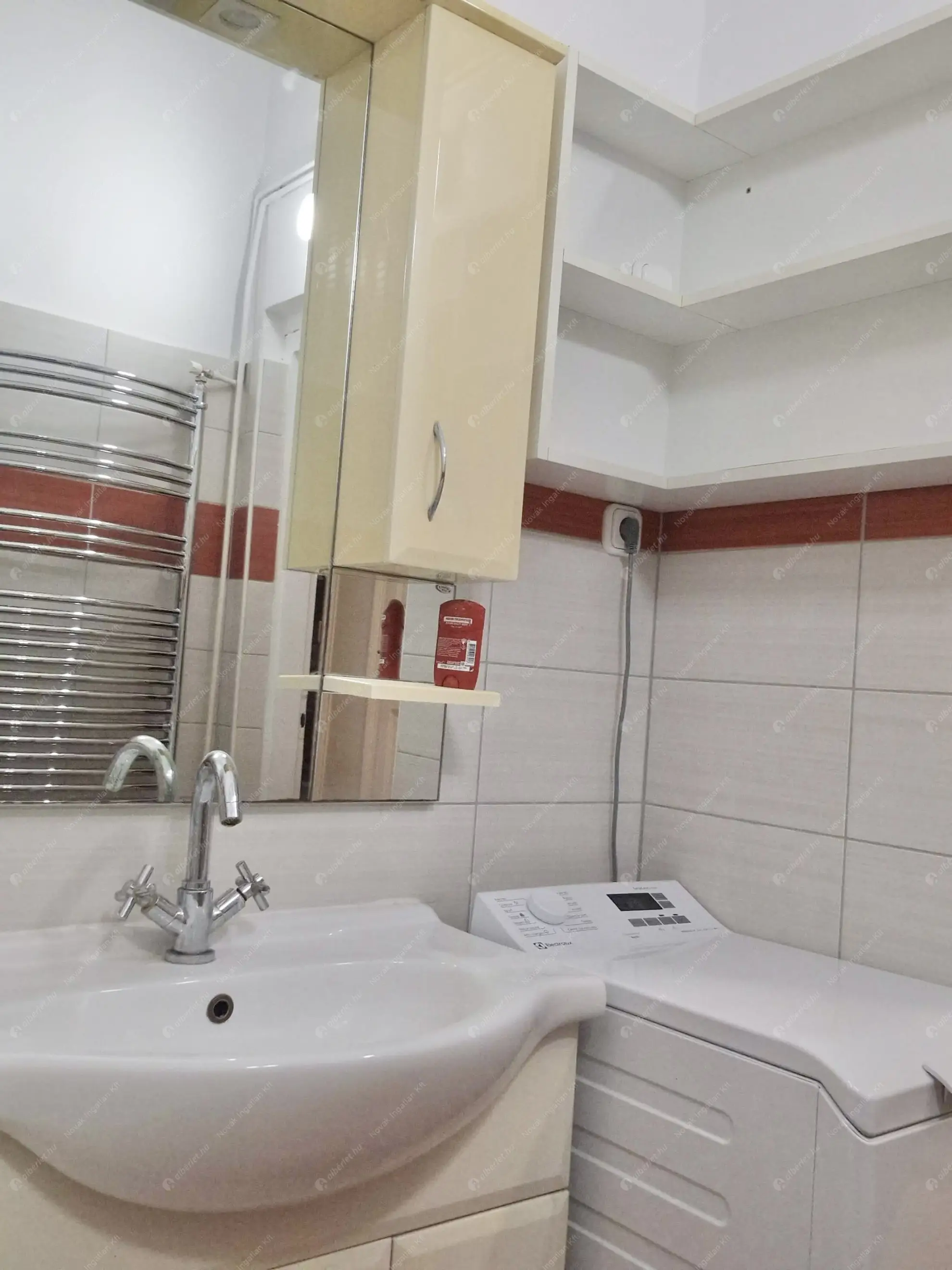 Kiadó albérlet 270000 Ft/hó áron: Budapest, VI. kerület  Szondi utca. Mérete: 55 nm, 2 szobás | Alberlet.hu - 6600557