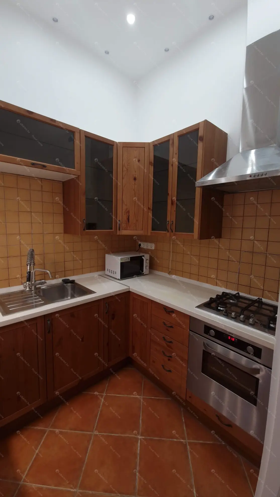 Kiadó albérlet 270000 Ft/hó áron: Budapest, VI. kerület  Szondi utca. Mérete: 55 nm, 2 szobás | Alberlet.hu - 6603782