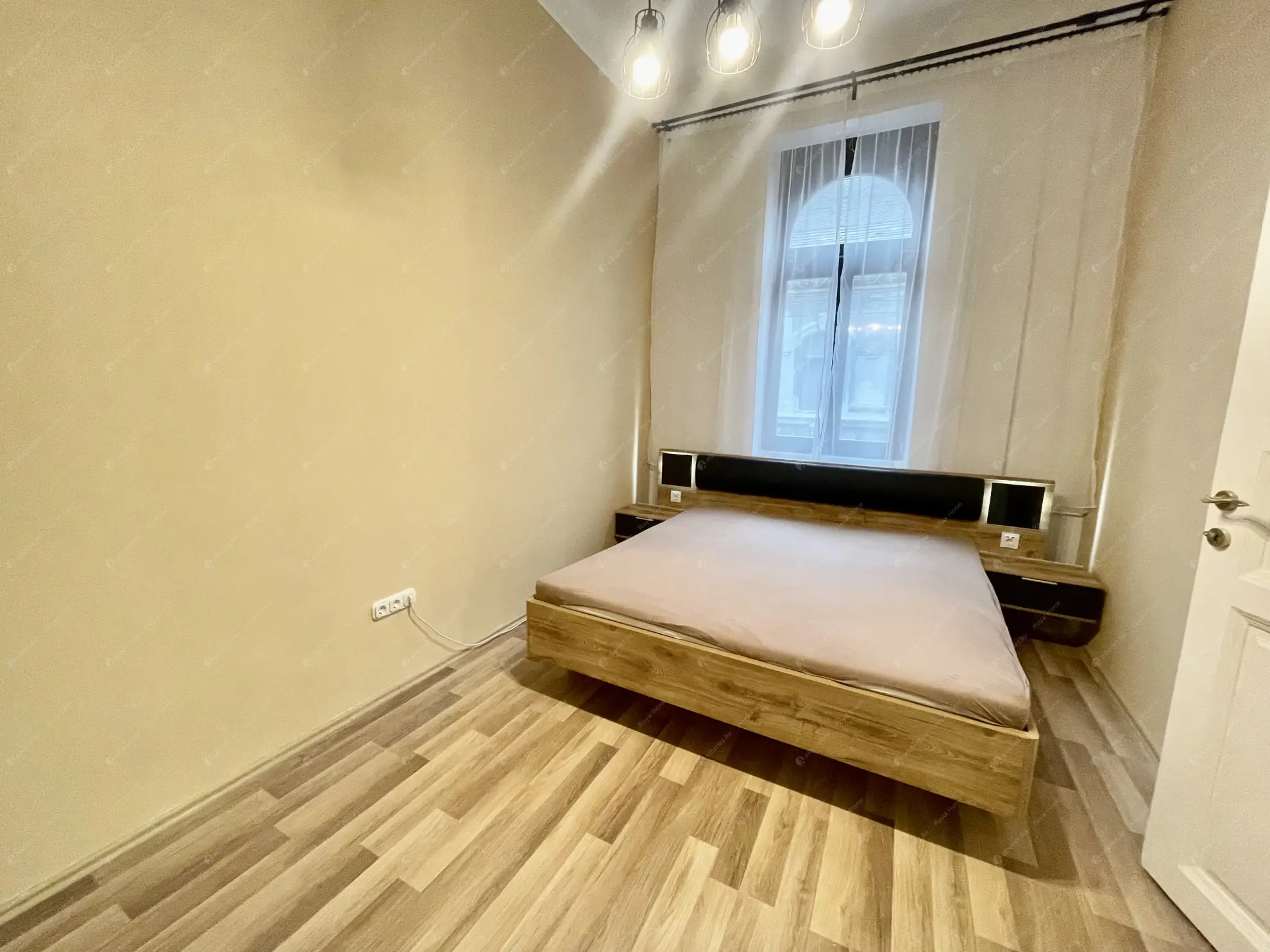 Kiadó albérlet 260000 Ft/hó áron: Budapest, VI. kerület  Szondi utca. Mérete: 55 nm, 2 szobás | Alberlet.hu - 6604864