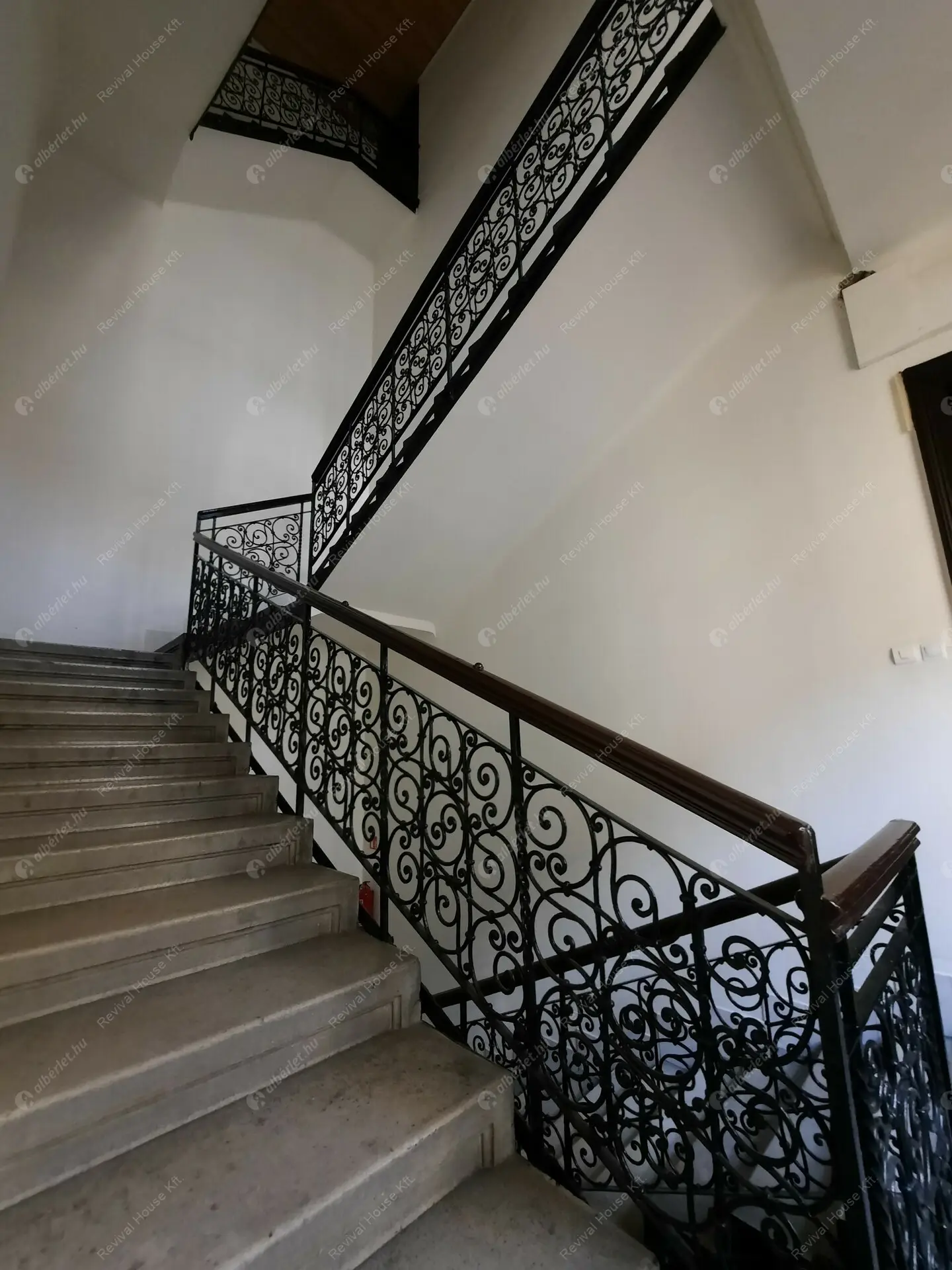 Kiadó albérlet 480000 Ft/hó áron: Budapest, VI. kerület  Teréz körút. Mérete: 110 nm, 3 szobás | Alberlet.hu - 5804735