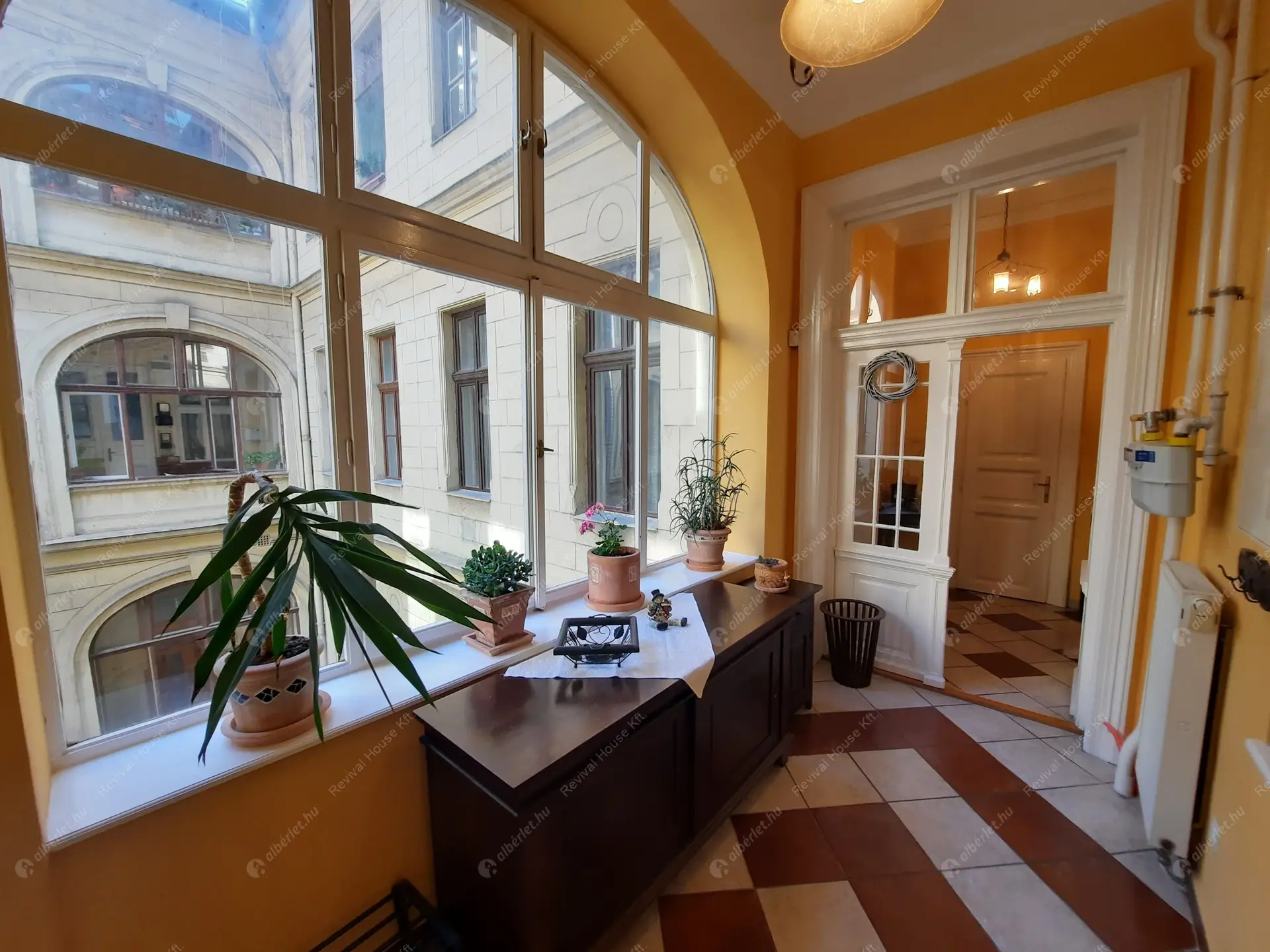 Kiadó albérlet 480000 Ft/hó áron: Budapest, VI. kerület  Teréz körút. Mérete: 110 nm, 3 szobás | Alberlet.hu - 5804737