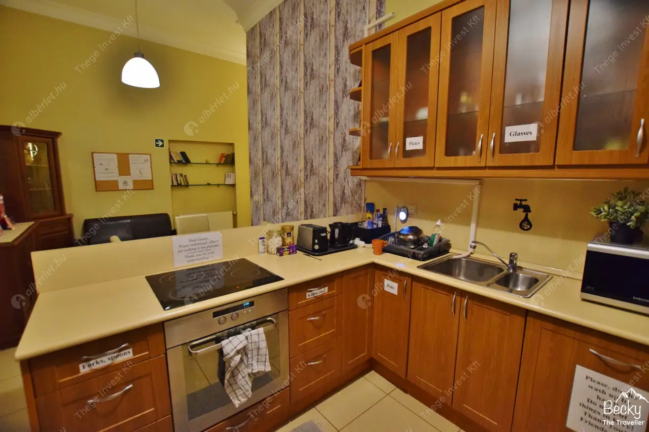 Kiadó albérlet 490000 Ft/hó áron: Budapest, VI. kerület  Teréz körút. Mérete: 140 nm, 5 szobás | Alberlet.hu - 6601012