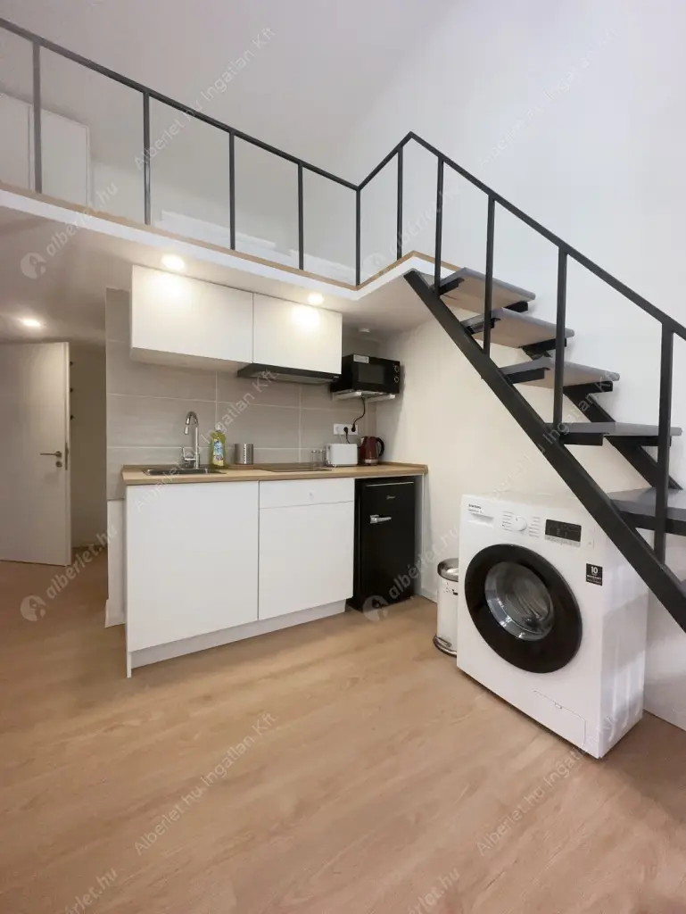 Kiadó albérlet 153000 Ft/hó áron: Budapest, VI. kerület  Teréz körút. Mérete: 19 nm, 1 szobás | Alberlet.hu - 6586119