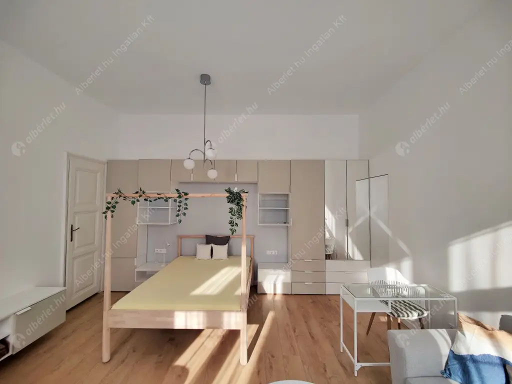 Kiadó albérlet 250000 Ft/hó áron: Budapest, VI. kerület  Teréz körút. Mérete: 36 nm, 1 szobás | Alberlet.hu - 6631880