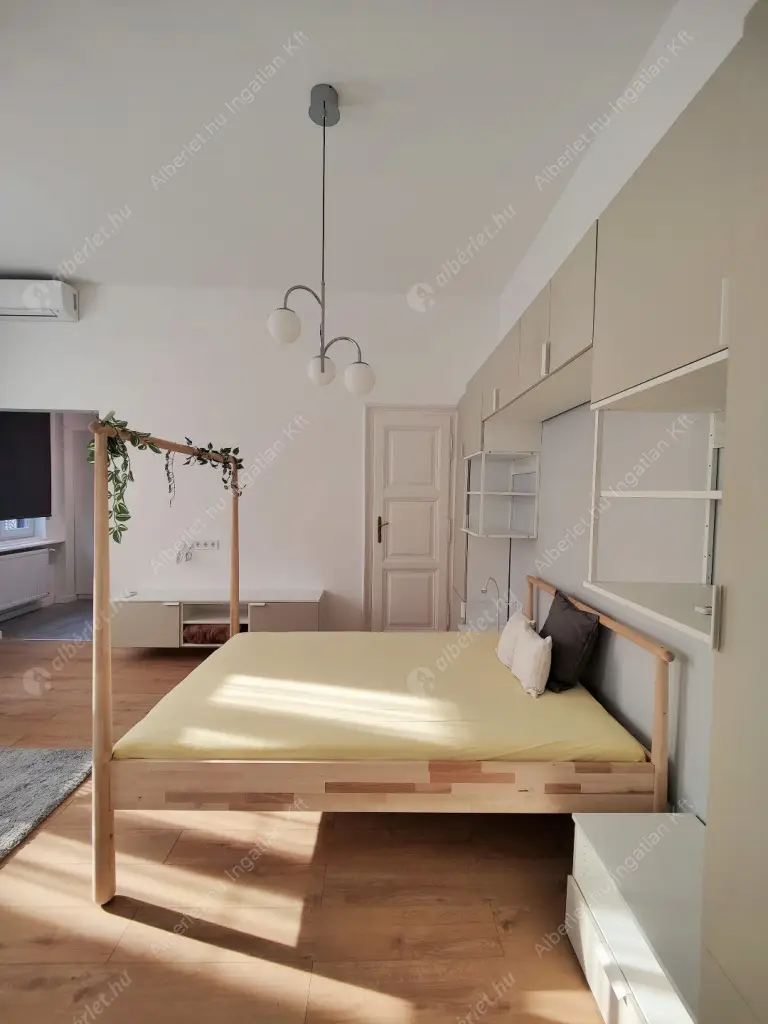 Kiadó albérlet 250000 Ft/hó áron: Budapest, VI. kerület  Teréz körút. Mérete: 36 nm, 1 szobás | Alberlet.hu - 6631882