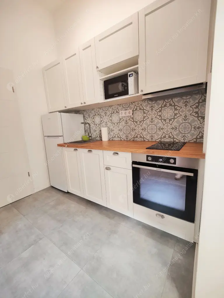 Kiadó albérlet 250000 Ft/hó áron: Budapest, VI. kerület  Teréz körút. Mérete: 36 nm, 1 szobás | Alberlet.hu - 6631889