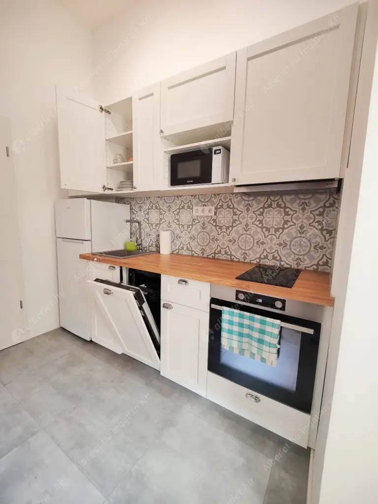 Kiadó albérlet 250000 Ft/hó áron: Budapest, VI. kerület  Teréz körút. Mérete: 36 nm, 1 szobás | Alberlet.hu - 6631890