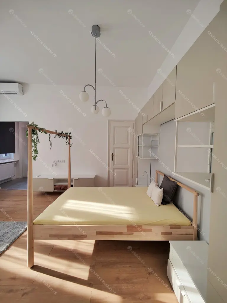 Kiadó albérlet 235000 Ft/hó áron: Budapest, VI. kerület  Teréz körút. Mérete: 36 nm, 1 szobás | Alberlet.hu - 6649930