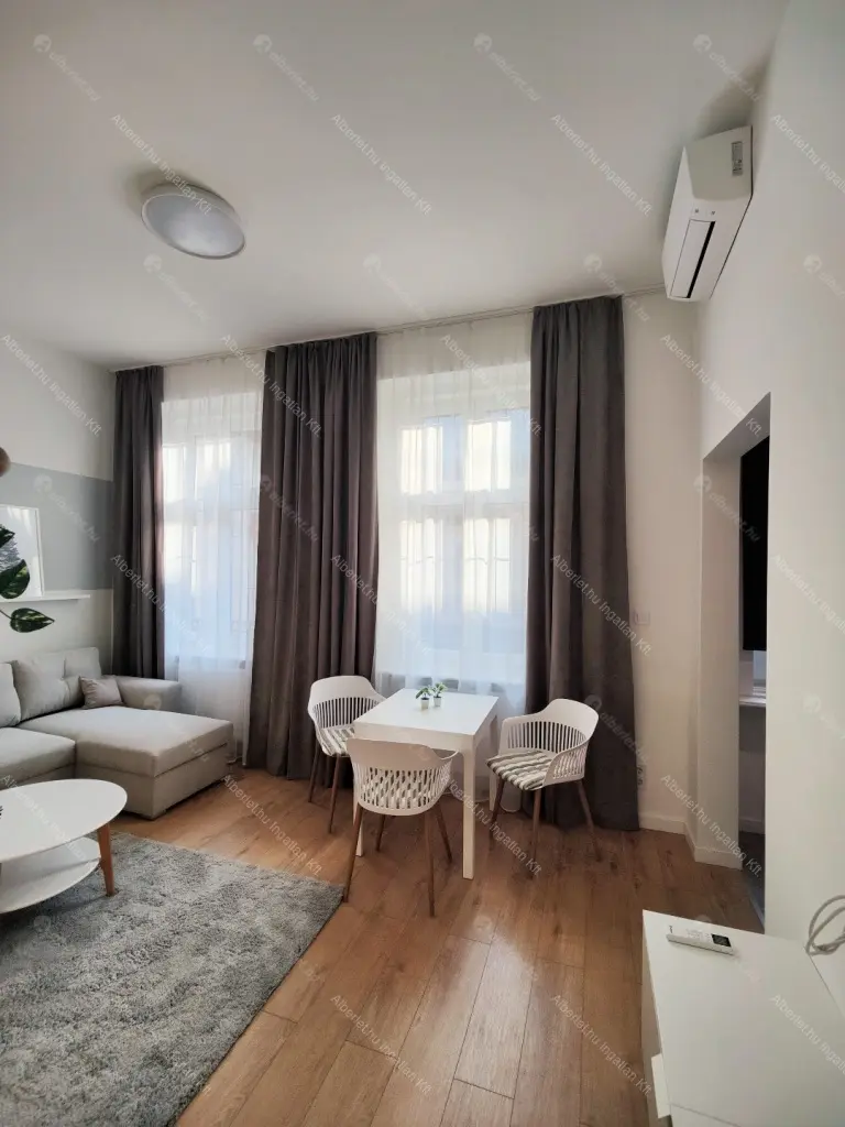 Kiadó albérlet 235000 Ft/hó áron: Budapest, VI. kerület  Teréz körút. Mérete: 36 nm, 1 szobás | Alberlet.hu - 6649932