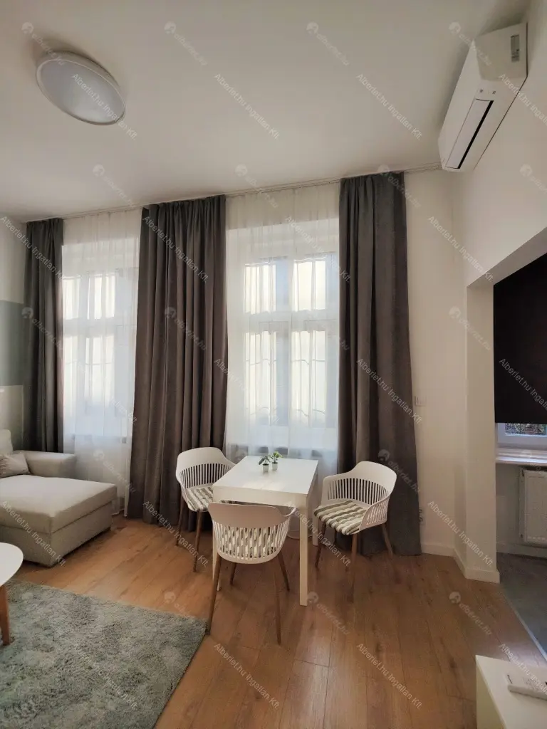 Kiadó albérlet 235000 Ft/hó áron: Budapest, VI. kerület  Teréz körút. Mérete: 36 nm, 1 szobás | Alberlet.hu - 6649933