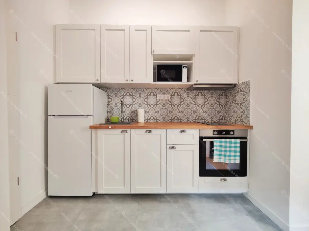 Kiadó albérlet 235000 Ft/hó áron: Budapest, VI. kerület  Teréz körút. Mérete: 36 nm, 1 szobás | Alberlet.hu - 6649936