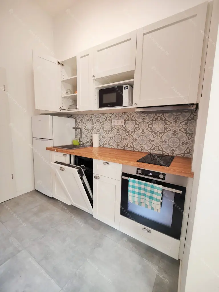 Kiadó albérlet 235000 Ft/hó áron: Budapest, VI. kerület  Teréz körút. Mérete: 36 nm, 1 szobás | Alberlet.hu - 6649938