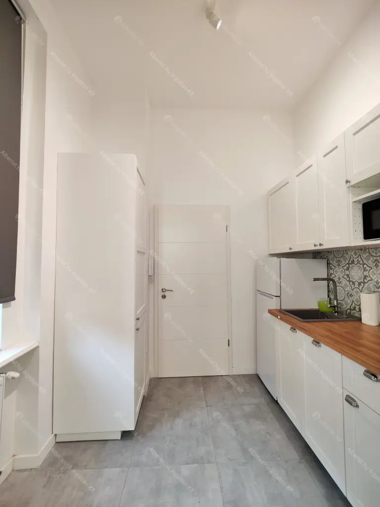 Kiadó albérlet 235000 Ft/hó áron: Budapest, VI. kerület  Teréz körút. Mérete: 36 nm, 1 szobás | Alberlet.hu - 6649939