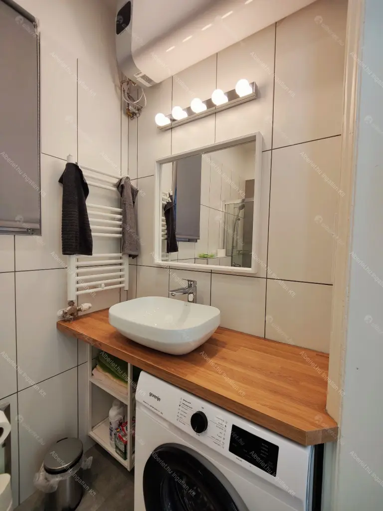 Kiadó albérlet 235000 Ft/hó áron: Budapest, VI. kerület  Teréz körút. Mérete: 36 nm, 1 szobás | Alberlet.hu - 6649942