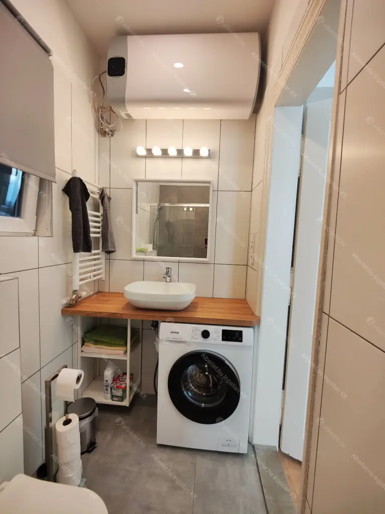 Kiadó albérlet 235000 Ft/hó áron: Budapest, VI. kerület  Teréz körút. Mérete: 36 nm, 1 szobás | Alberlet.hu - 6649944