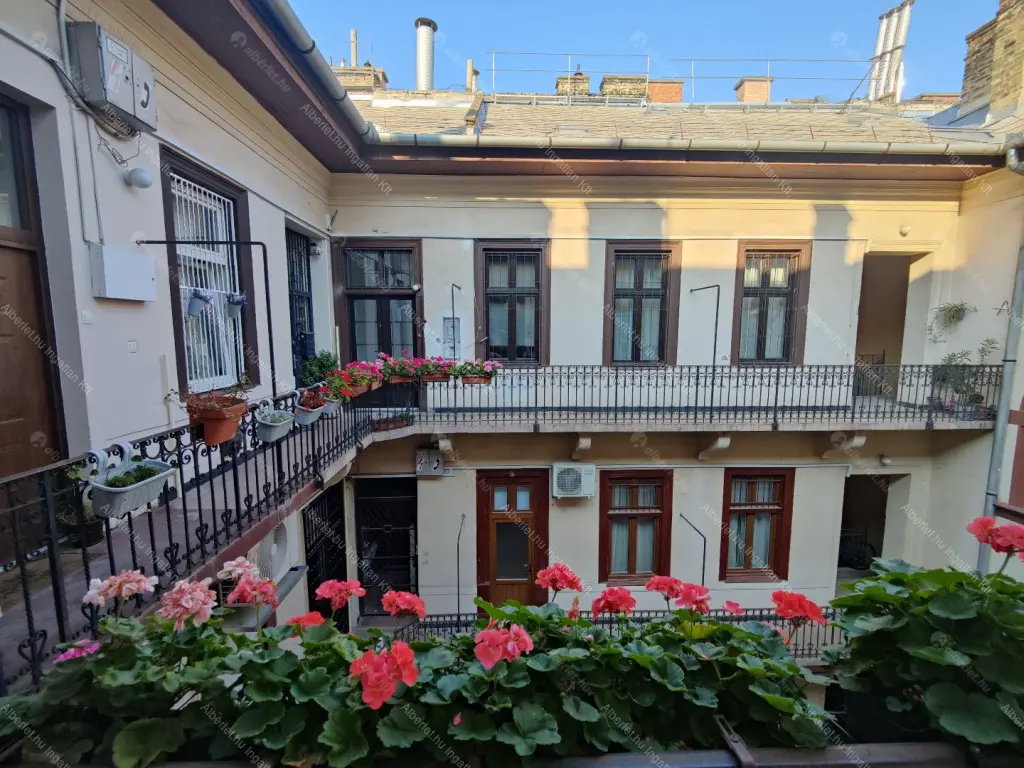 Kiadó albérlet 235000 Ft/hó áron: Budapest, VI. kerület  Teréz körút. Mérete: 36 nm, 1 szobás | Alberlet.hu - 6649949