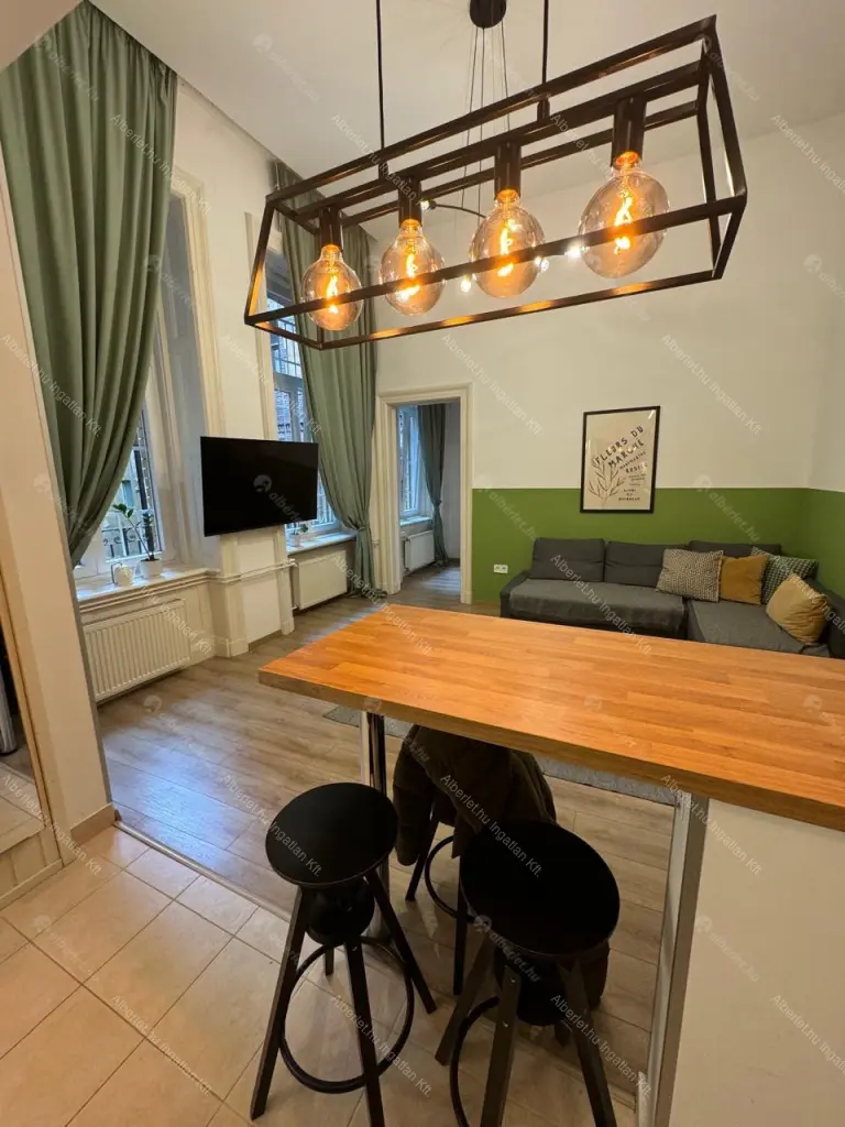 Kiadó albérlet 303000 Ft/hó áron: Budapest, VI. kerület  Teréz körút. Mérete: 39 nm, 1 szobás | Alberlet.hu - 6645808