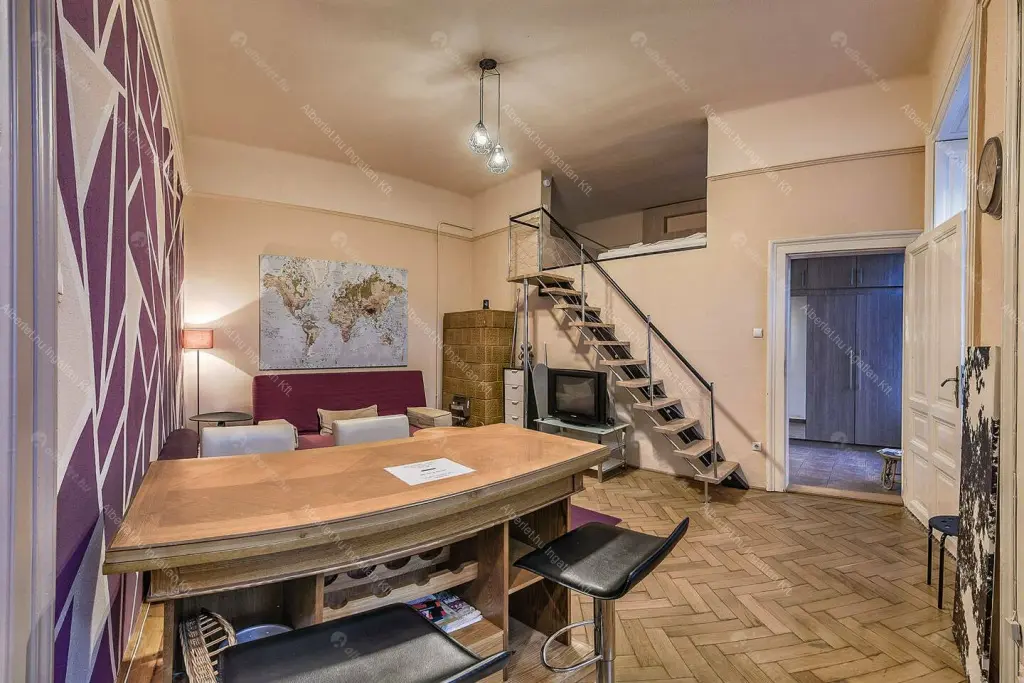 Kiadó albérlet 275000 Ft/hó áron: Budapest, VI. kerület  Teréz körút. Mérete: 44 nm, 1 szobás | Alberlet.hu - 6645243