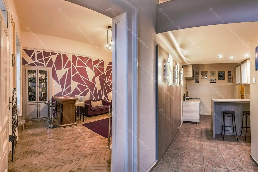 Kiadó albérlet 275000 Ft/hó áron: Budapest, VI. kerület  Teréz körút. Mérete: 44 nm, 1 szobás | Alberlet.hu - 6645250