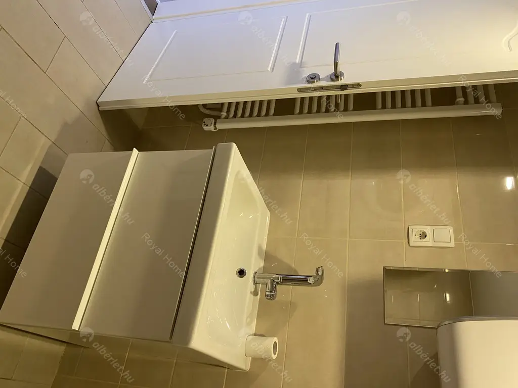 Kiadó albérlet 229000 Ft/hó áron: Budapest, VI. kerület  Teréz körút. Mérete: 45 nm, 1 szobás | Alberlet.hu - 5404548