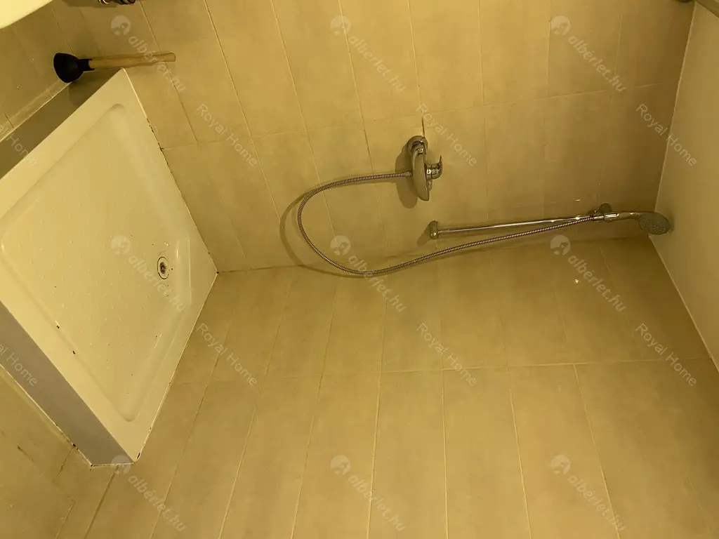 Kiadó albérlet 229000 Ft/hó áron: Budapest, VI. kerület  Teréz körút. Mérete: 45 nm, 1 szobás | Alberlet.hu - 5404549