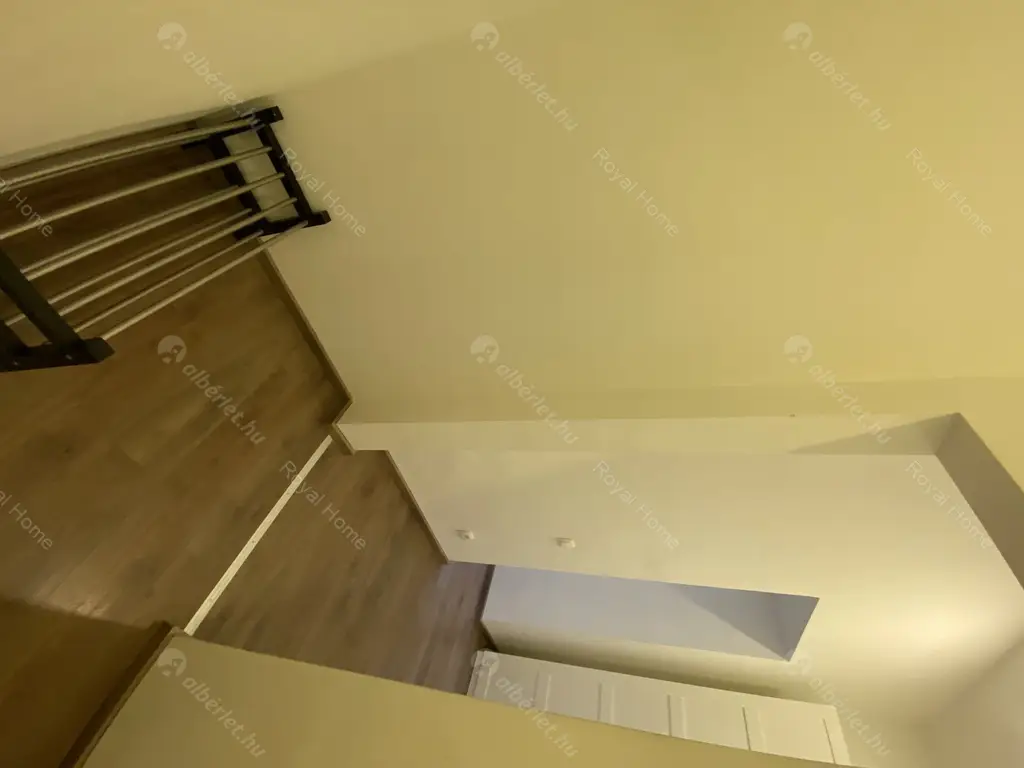 Kiadó albérlet 229000 Ft/hó áron: Budapest, VI. kerület  Teréz körút. Mérete: 45 nm, 1 szobás | Alberlet.hu - 5404552