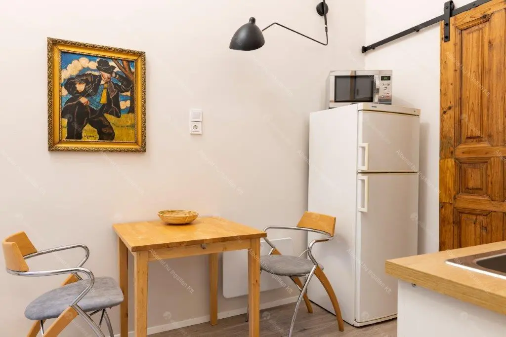 Kiadó albérlet 340000 Ft/hó áron: Budapest, VI. kerület  Teréz körút. Mérete: 45 nm, 2 szobás | Alberlet.hu - 6678657