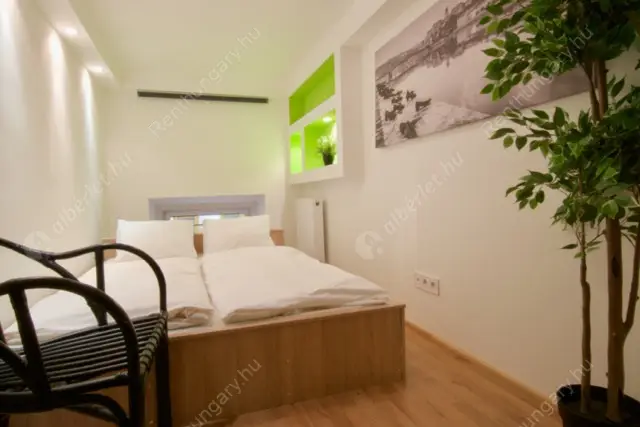 Kiadó albérlet 285000 Ft/hó áron: Budapest, VI. kerület  Teréz körút. Mérete: 59 nm, 1 szobás | Alberlet.hu - 6582768