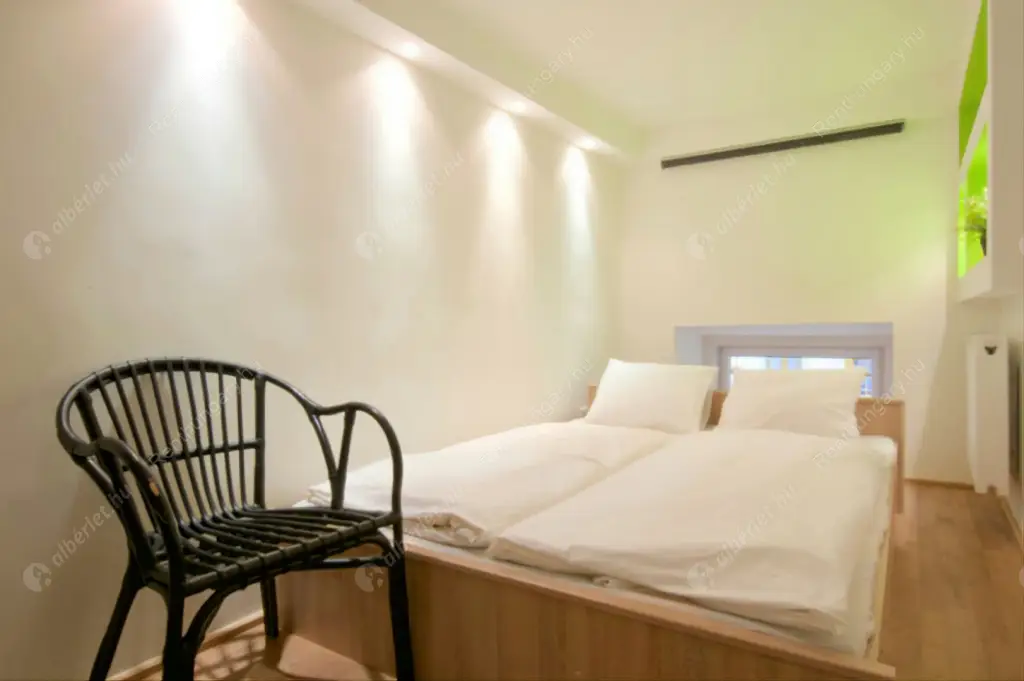 Kiadó albérlet 285000 Ft/hó áron: Budapest, VI. kerület  Teréz körút. Mérete: 59 nm, 1 szobás | Alberlet.hu - 6584799