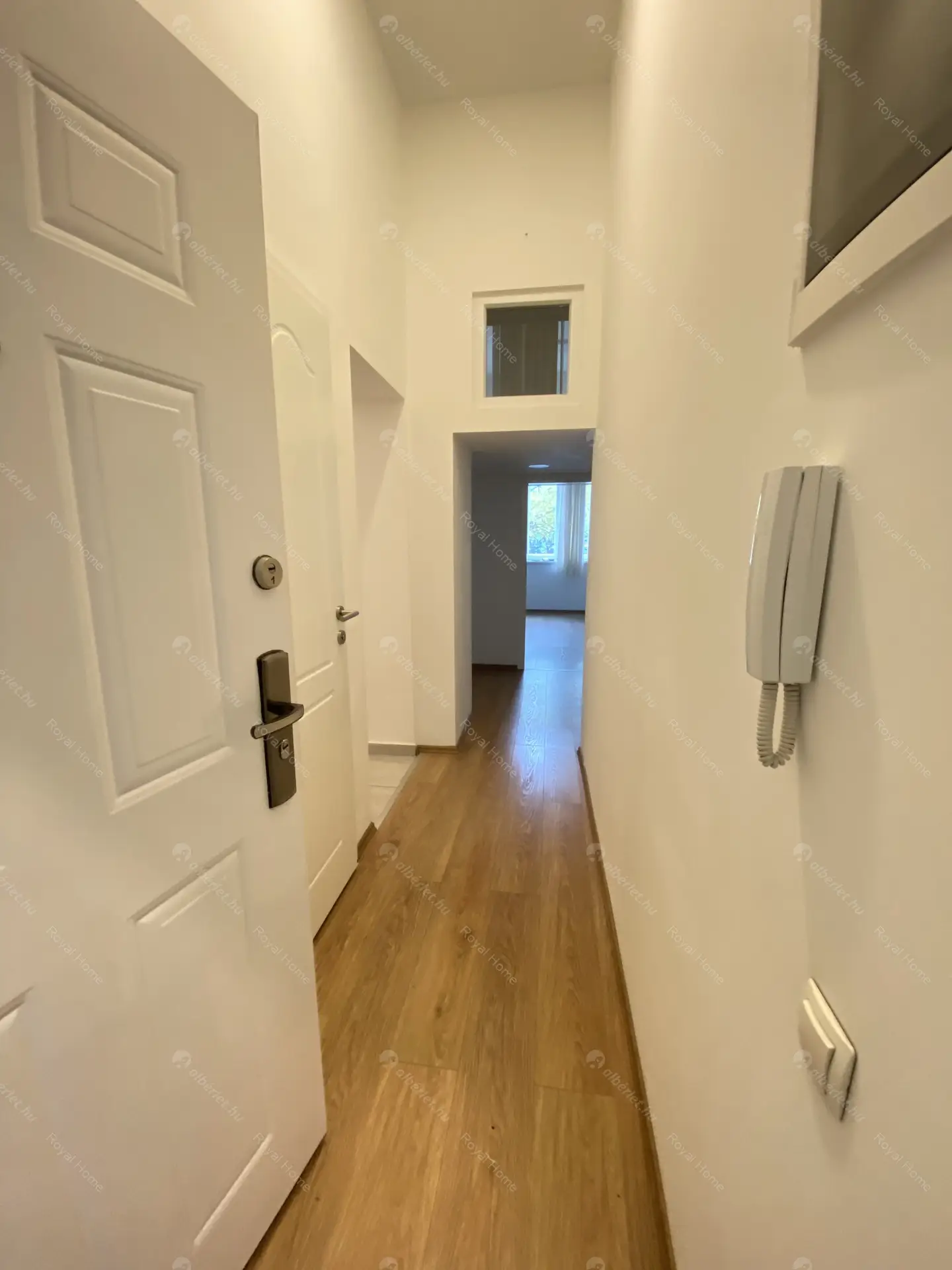 Kiadó albérlet 269000 Ft/hó áron: Budapest, VI. kerület  Teréz körút. Mérete: 60 nm, 2 szobás | Alberlet.hu - 5825176