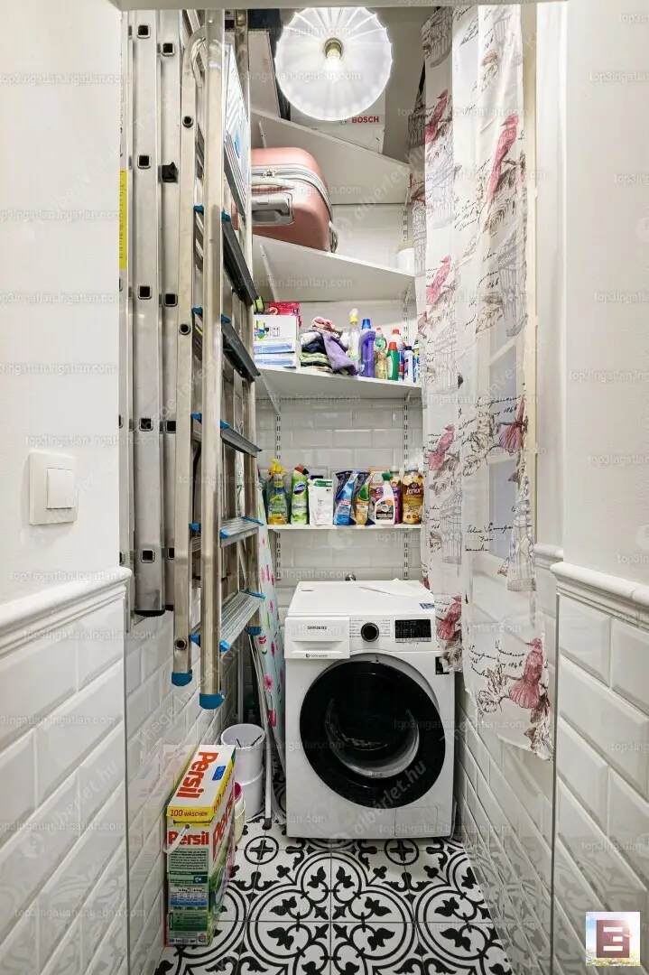 Kiadó albérlet 390000 Ft/hó áron: Budapest, VI. kerület  Teréz körút. Mérete: 60 nm, 2 szobás | Alberlet.hu - 6581860