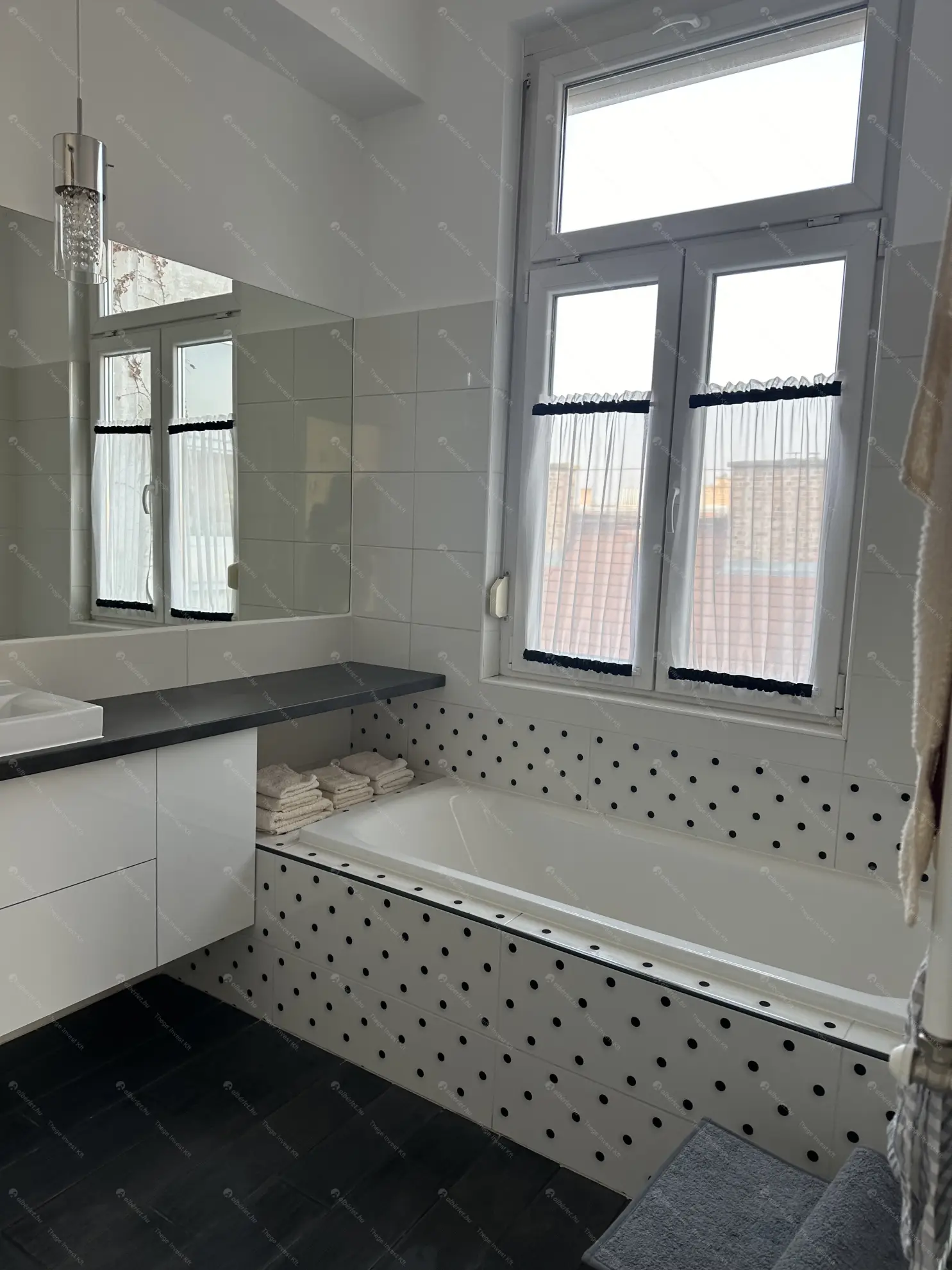 Kiadó albérlet 360000 Ft/hó áron: Budapest, VI. kerület  Teréz körút. Mérete: 61 nm, 2 szobás | Alberlet.hu - 6564217