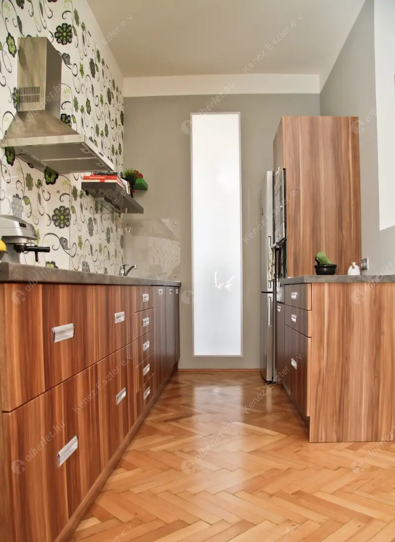 Kiadó albérlet 360000 Ft/hó áron: Budapest, VI. kerület  Teréz körút. Mérete: 61 nm, 2 szobás | Alberlet.hu - 6565840