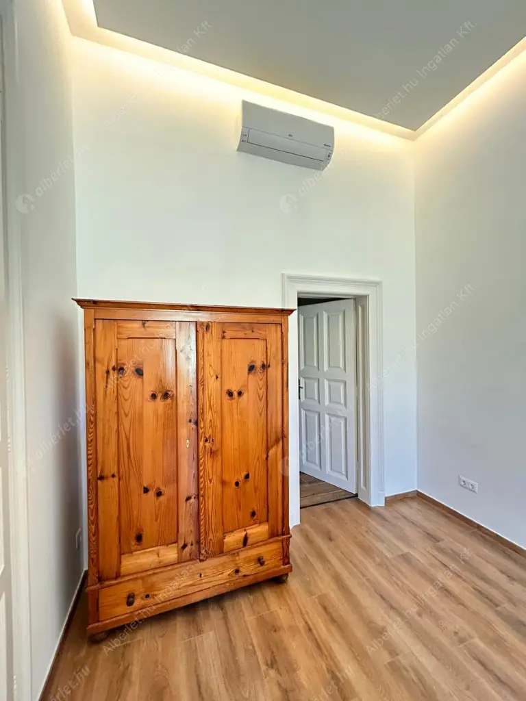 Kiadó albérlet 420000 Ft/hó áron: Budapest, VI. kerület  Teréz körút. Mérete: 65 nm, 2 szobás | Alberlet.hu - 6518170