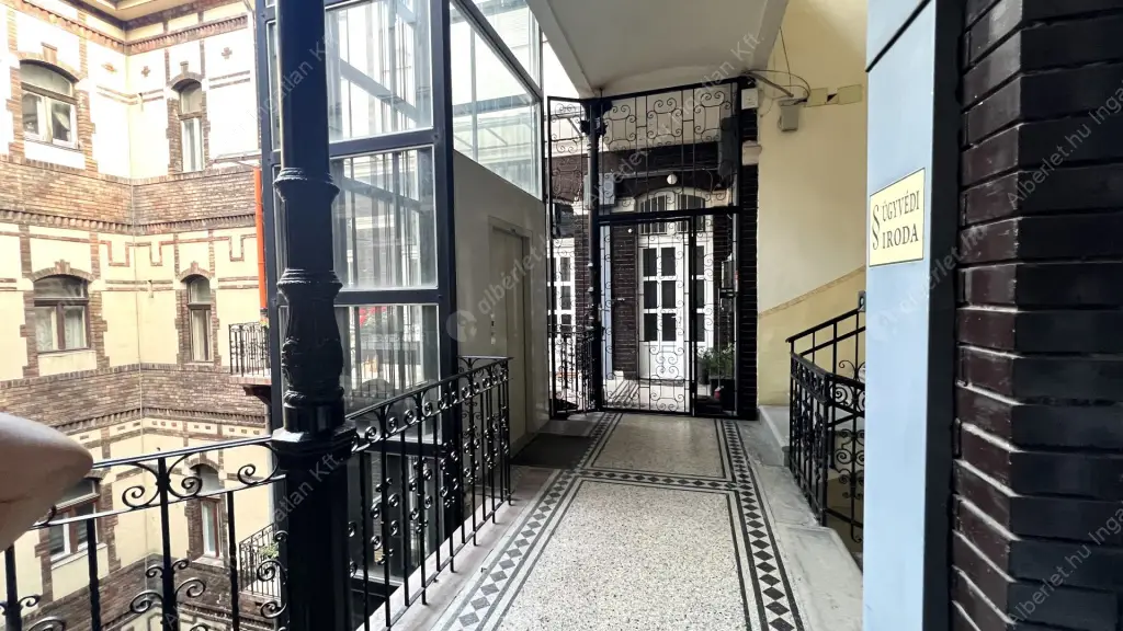 Kiadó albérlet 250000 Ft/hó áron: Budapest, VI. kerület  Teréz körút. Mérete: 66 nm, 1 szobás | Alberlet.hu - 6560879