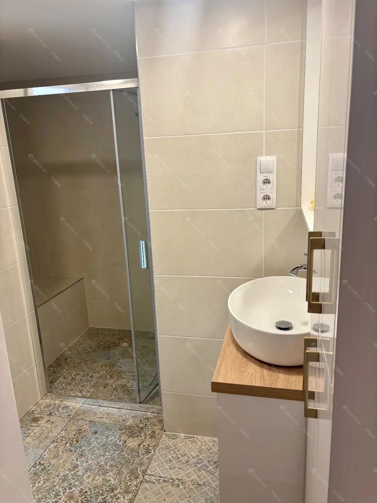 Kiadó albérlet 395000 Ft/hó áron: Budapest, VI. kerület  Teréz körút. Mérete: 72 nm, 3 szobás | Alberlet.hu - 6676441