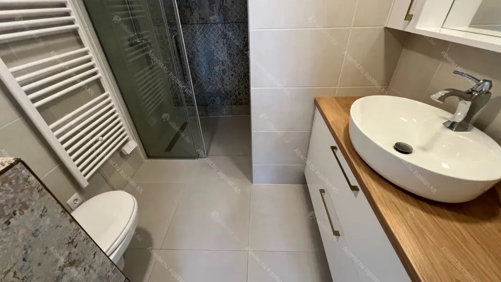 Kiadó albérlet 395000 Ft/hó áron: Budapest, VI. kerület  Teréz körút. Mérete: 72 nm, 3 szobás | Alberlet.hu - 6678334