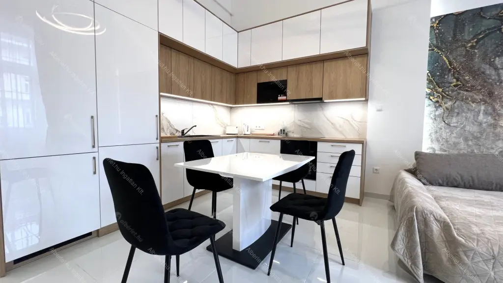 Kiadó albérlet 395000 Ft/hó áron: Budapest, VI. kerület  Teréz körút. Mérete: 72 nm, 3 szobás | Alberlet.hu - 6678337