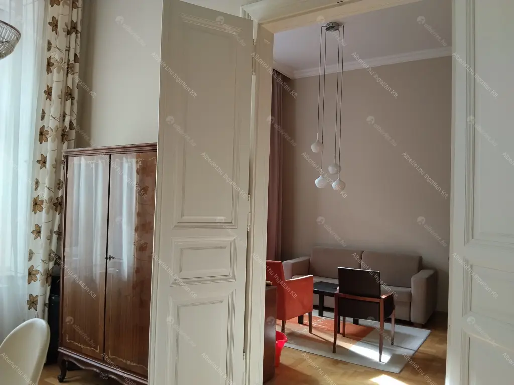 Kiadó albérlet 390000 Ft/hó áron: Budapest, VI. kerület  Teréz körút. Mérete: 72 nm, 3 szobás | Alberlet.hu - 6706623