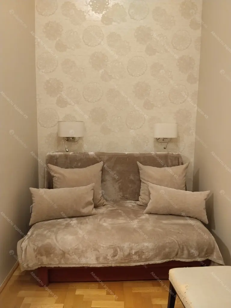 Kiadó albérlet 390000 Ft/hó áron: Budapest, VI. kerület  Teréz körút. Mérete: 72 nm, 3 szobás | Alberlet.hu - 6706624