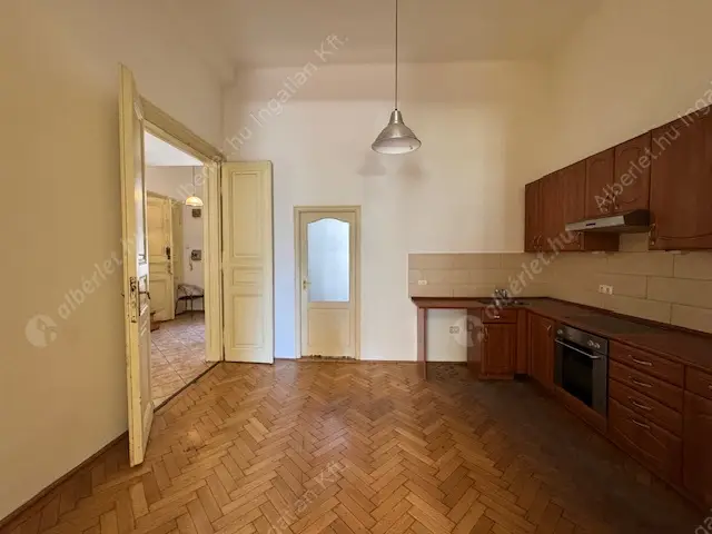 Kiadó albérlet 350000 Ft/hó áron: Budapest, VI. kerület  Teréz körút. Mérete: 80 nm, 2 szobás | Alberlet.hu - 6534332