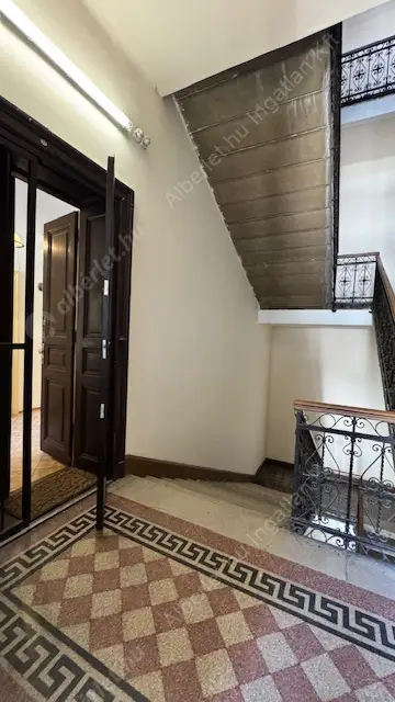 Kiadó albérlet 350000 Ft/hó áron: Budapest, VI. kerület  Teréz körút. Mérete: 80 nm, 2 szobás | Alberlet.hu - 6534334