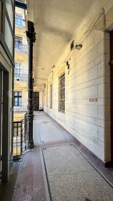 Kiadó albérlet 350000 Ft/hó áron: Budapest, VI. kerület  Teréz körút. Mérete: 80 nm, 2 szobás | Alberlet.hu - 6534336