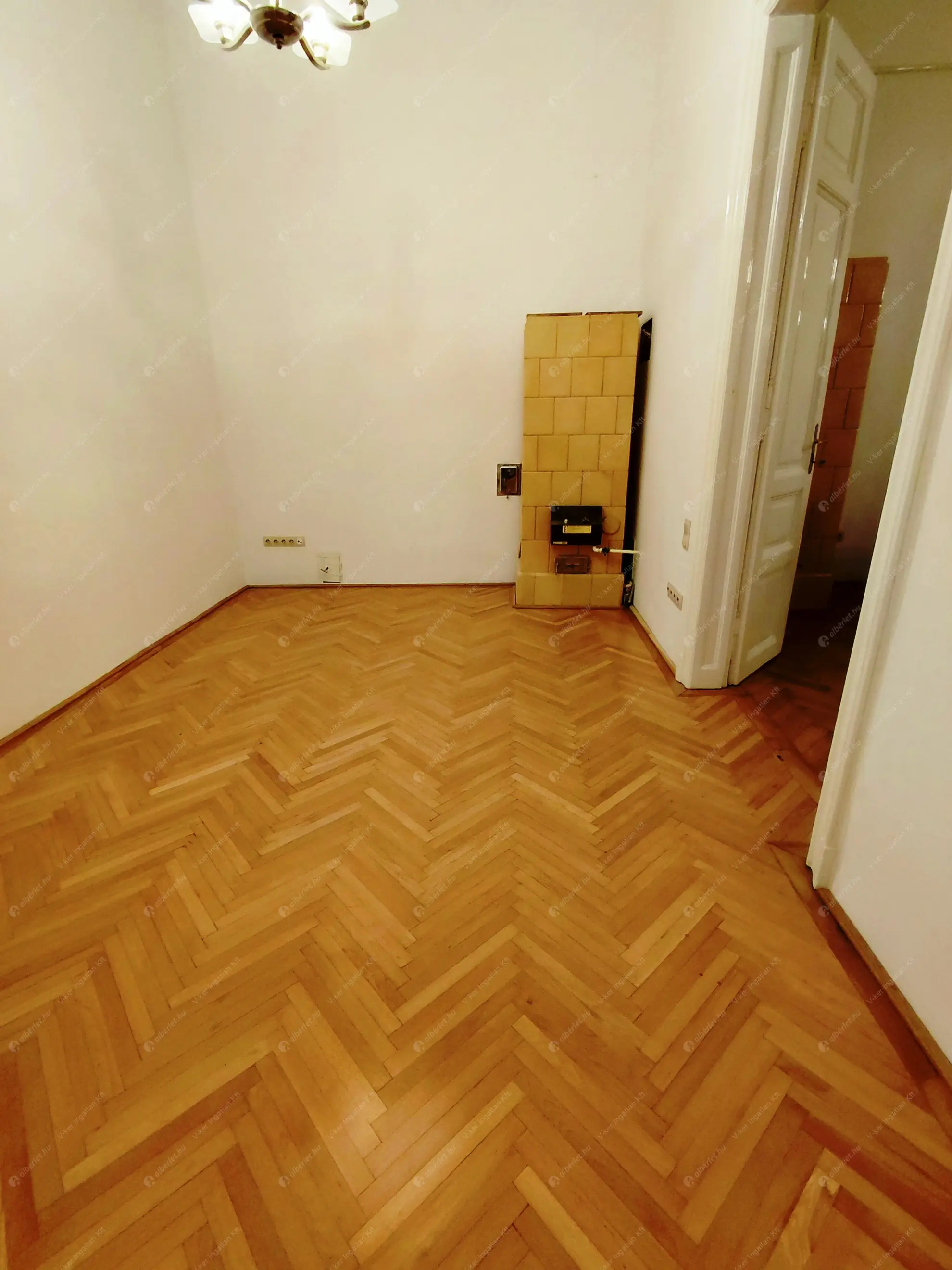 Kiadó albérlet 360000 Ft/hó áron: Budapest, VI. kerület  Teréz körút. Mérete: 80 nm, 3 szobás | Alberlet.hu - 6556637