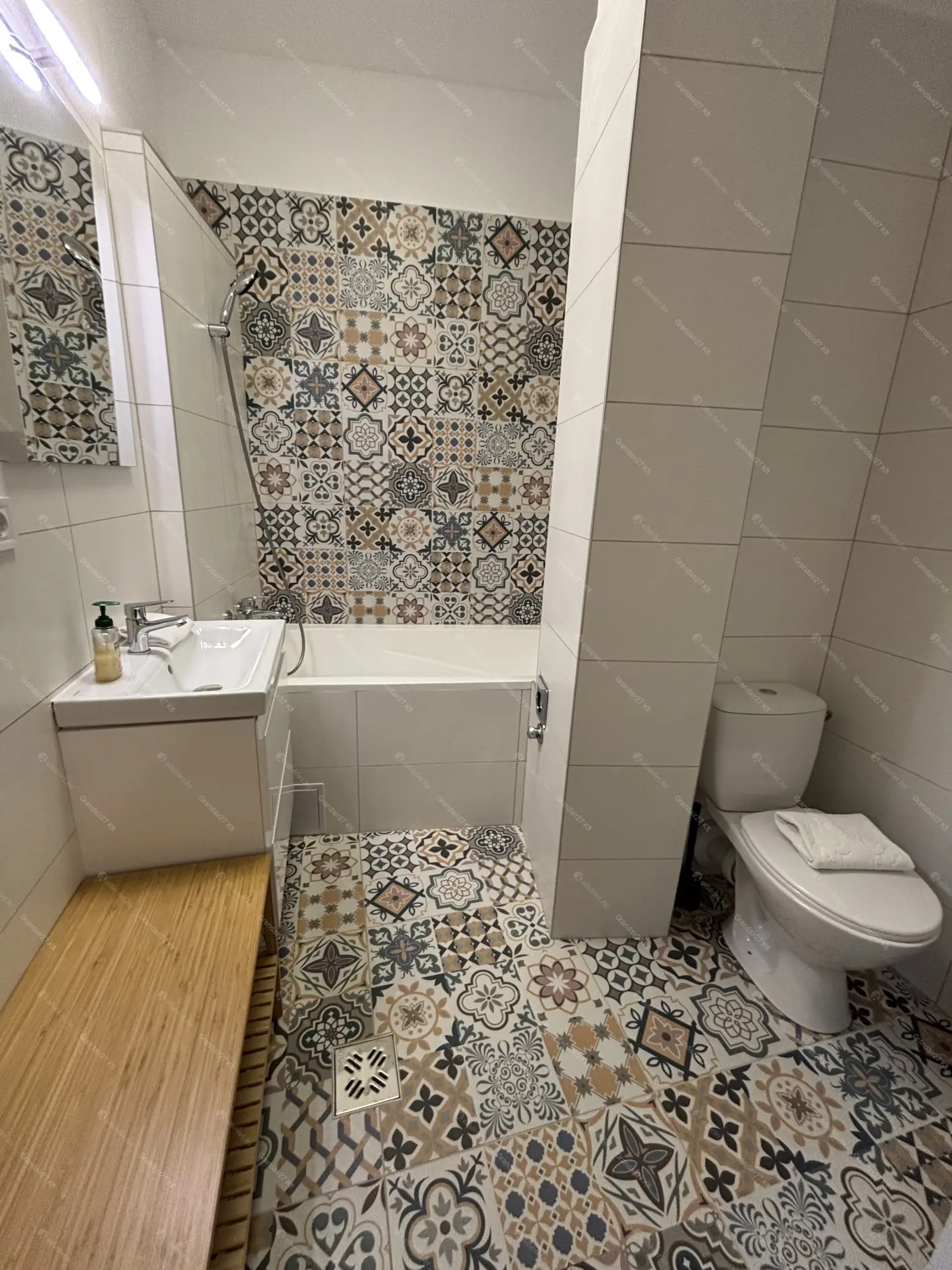 Kiadó albérlet 500000 Ft/hó áron: Budapest, VI. kerület  Teréz körút. Mérete: 80 nm, 4 szobás | Alberlet.hu - 6657871