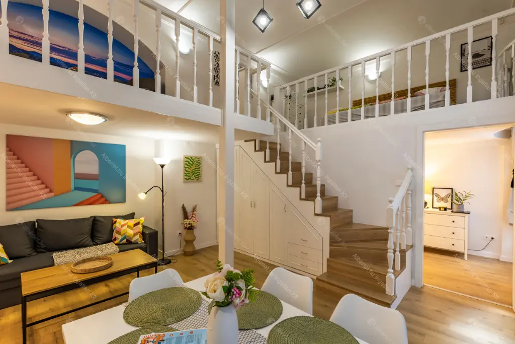 Kiadó albérlet 350000 Ft/hó áron: Budapest, VI. kerület  Teréz körút. Mérete: 80 nm, 3 szobás | Alberlet.hu - 6676969