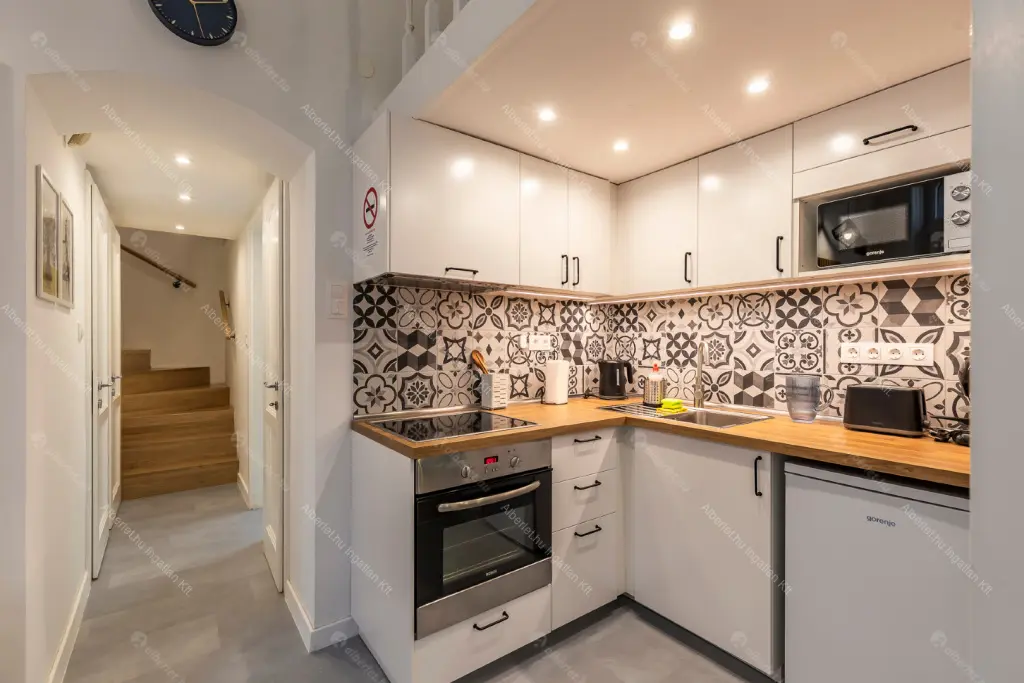 Kiadó albérlet 350000 Ft/hó áron: Budapest, VI. kerület  Teréz körút. Mérete: 80 nm, 3 szobás | Alberlet.hu - 6676977